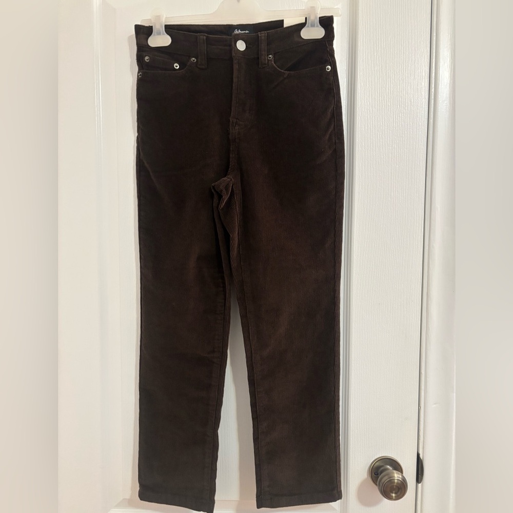Reitmans NWT Brown Corduroy Pants